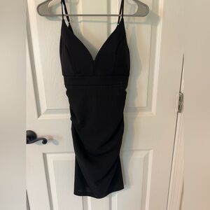 Stunning little black dress!